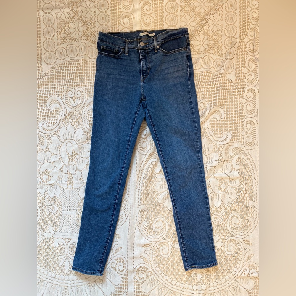 Levi’s 311 Shaping Skinny Jeans Medium Wash Women’s Size 29